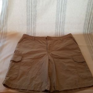 IZOD Men's Khaki Cargo Shorts